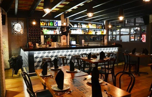 La Dolores, Del Vergel 20, Avandaro, 51200 Valle de Bravo, Méx., México, Pub restaurante | EDOMEX