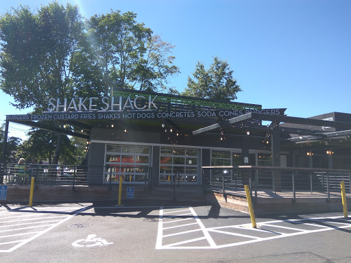 Hamburger Restaurant «Shake Shack - Westport», reviews and photos, 1849 Post Rd E, Westport, CT 06880, USA