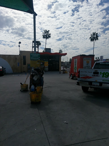 Truck Rental Agency «U-Haul Moving & Storage at Anaheim Blvd», reviews and photos, 626 S Anaheim Blvd, Anaheim, CA 92805, USA