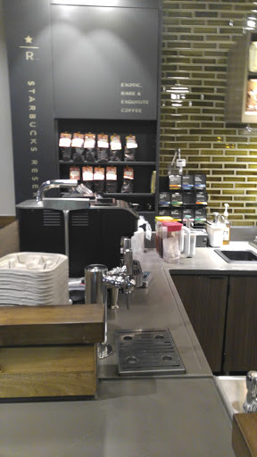 Coffee Shop «Starbucks», reviews and photos, 5135 95th St, Oak Lawn, IL 60453, USA