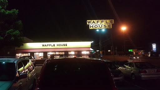 Breakfast Restaurant «Waffle House», reviews and photos, 1668 E Stone Dr, Kingsport, TN 37660, USA