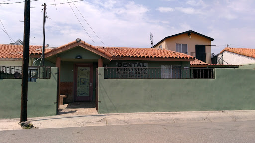 Consultorio Dental Fernandez, De las Playas 31, Villas del Mar, 22710 Rosarito, B.C., México, Dentista | BC