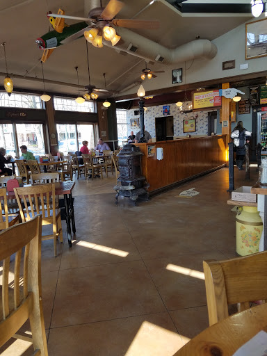 Sandwich Shop «Potbelly Sandwich Shop», reviews and photos, 899 W Main St, Lake Geneva, WI 53147, USA