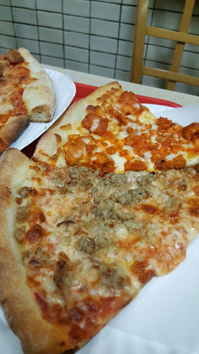 Pizza Restaurant «Underground Pizza», reviews and photos, 3 Hanover Square, New York, NY 10004, USA