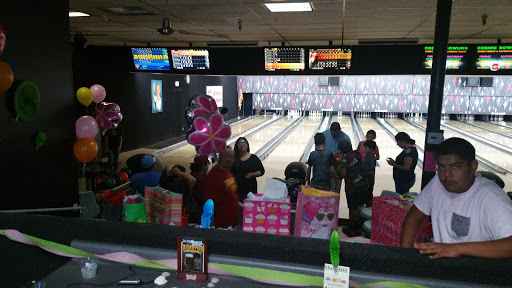 Bowling Alley «La Habra 300 Bowl», reviews and photos, 370 E Whittier Blvd, La Habra, CA 90631, USA