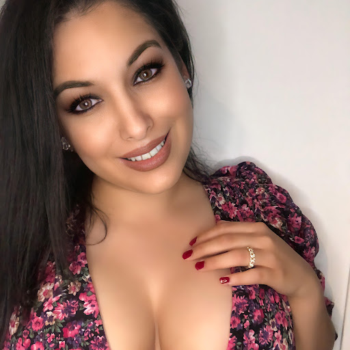 Anais Hills naked