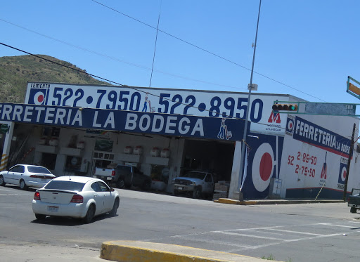 Ferretería la Bodega, Calle Encino 49, Ampliacion Juárez, 33870 Hidalgo del Parral, Chih., México, Bodega | CHIH