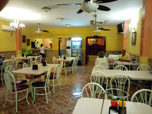 Pizzería La Juvenil, Calle 1 #24, Gustavo de la Fuente, 86320 Comalcalco, Tab., México, Pizza para llevar | TAB