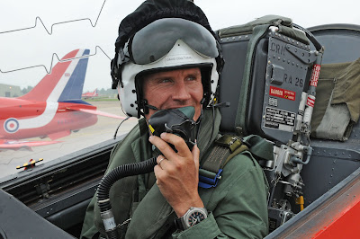 Дэвид Култхард в кокпите самолета Красных Стрелам Королевских ВВС Великобритании