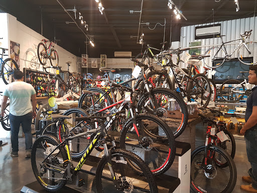 Ast Bike Store, Prol. Oriente 6 s/n, Barrio Nuevo, 94340 Orizaba, Ver., México, Tienda de barrio | VER