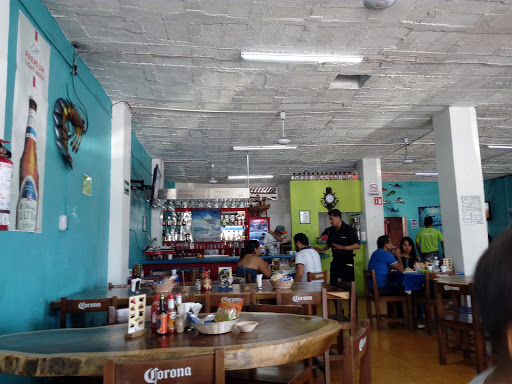 Mariscos El Capi, Av Elías Zamora Verduzco 28, Puerta del Mar, I, 28219 Manzanillo, Col., México, Restaurante de comida para llevar | COL