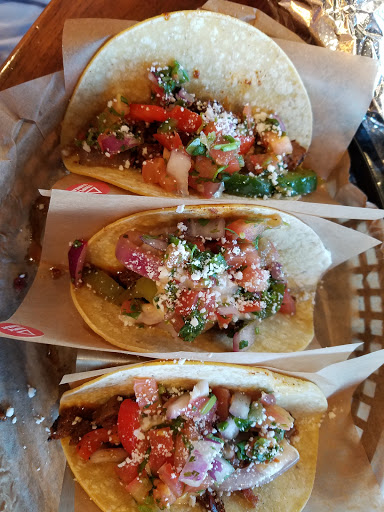 Mexican Restaurant «QDOBA Mexican Eats», reviews and photos, 7001 Amboy Rd #106, Staten Island, NY 10307, USA