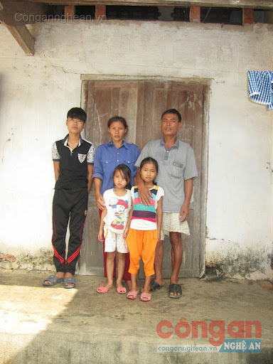 Cả gia đình ông Hùng đang ăn nhờ ở đậu nhà mẹ vợ