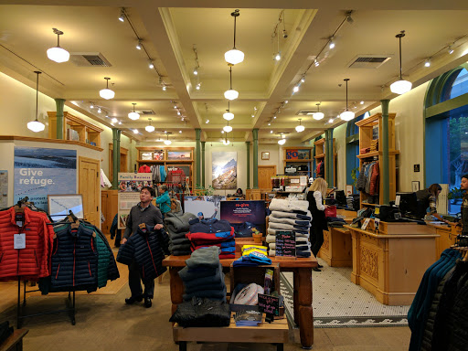 Clothing Store «Patagonia Pasadena», reviews and photos, 47 N Fair Oaks Ave, Pasadena, CA 91103, USA