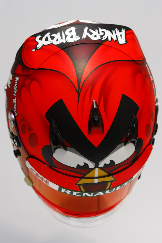 kovalainen_angry_birds_helmet_2012_5.jpg