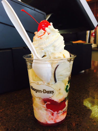 Ice Cream Shop «Häagen-Dazs® Ice Cream Shop», reviews and photos, 418 Woodbridge Center Dr, Woodbridge, NJ 07095, USA