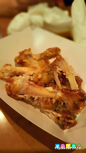 Chicken Wings Restaurant «Buffalo Wild Wings», reviews and photos, 100 Lakeview Dr, Parkersburg, WV 26101, USA