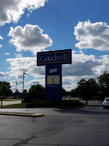 Thrift Store «Oshkosh Goodwill Retail Store & Training Center», reviews and photos