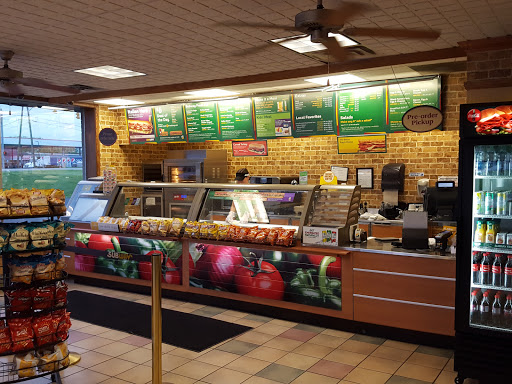 Restaurant «SUBWAY®Restaurants», reviews and photos, 1211 N Court St, Circleville, OH 43113, USA