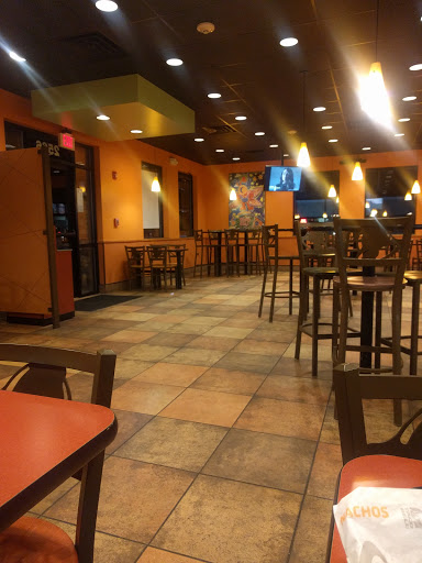 Mexican Restaurant «Taco Bell», reviews and photos, 2566 Skokie Valley Rd, Highland Park, IL 60035, USA