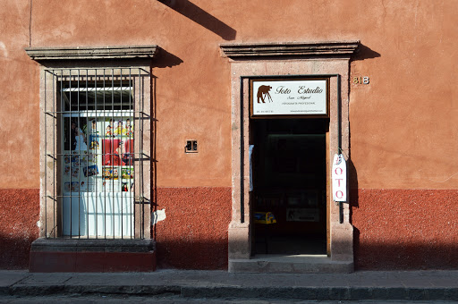 Foto Estudio San Miguel, B, Insurgentes 81, Zona Centro, 37700 San Miguel de Allende, Gto., México, Estudio fotográfico | GTO