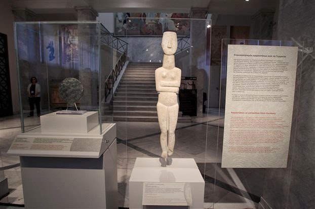 German museum returns two Cycladic artefacts to Greece German museum returns two Cycladic artefacts to Greece