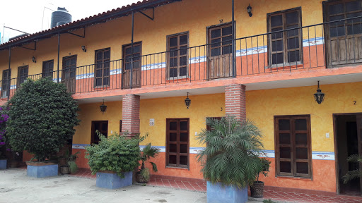 Hotel Posada del Camino Viejo, Carretera Federal a Rioverde s/n km. 1 col. Centro, Jalpan, 76340, México, Hotel en el centro | QRO