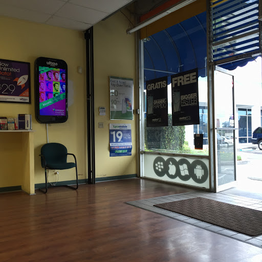 Cell Phone Store «MetroPCS Authorized Dealer», reviews and photos, 15717 Crenshaw Blvd, Gardena, CA 90249, USA