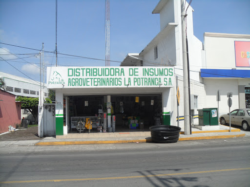 Distribuidora Veterinaria La Potranca, Centro, Juan de la Luz Enriquez Pte. 312, Chamizal, 95280 Lerdo de Tejada, Ver., México, Cuidados veterinarios | VER