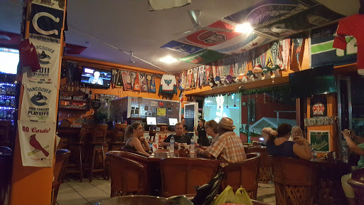 The Generals Sports Bar & Restaurant, Plaza kiosco calle centro cafetal S/N Entre andador punto Potosí y Ixtapa Zihuatanejo, Punta del Este, San Esteban, Naucalpan de Juárez, Méx., México, Pub | GRO