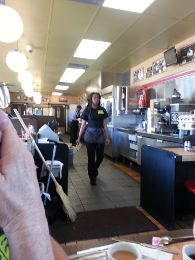Breakfast Restaurant «Waffle House», reviews and photos, 2455 N Frontage Rd, Vicksburg, MS 39180, USA