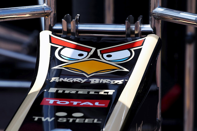 Angry Birds на носовом обтекателе Lotus F1 Team на Гран-при Монако 2012