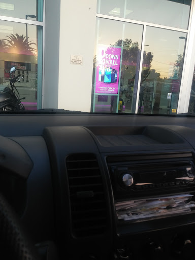Cell Phone Store «T-Mobile», reviews and photos, 3747 Foothill Blvd, La Crescenta, CA 91214, USA