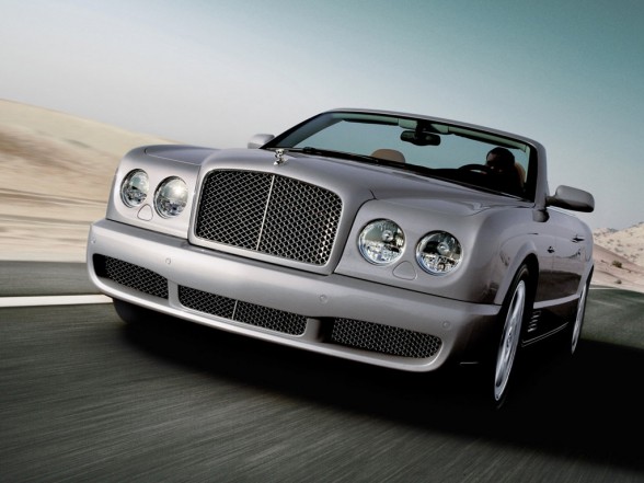 Bentley Azure T 2009 - Front Angle View