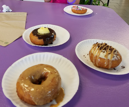 Donut Shop «Amazing Glazed», reviews and photos, 321 Johnstown Rd, Chesapeake, VA 23322, USA