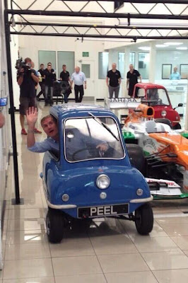 Дэвид Култхард на трехколесной машине на Гран-при Великобритании 2013