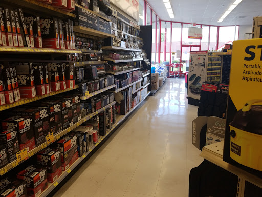Auto Parts Store «Advance Auto Parts», reviews and photos, 1215 Main St, Hamilton, OH 45013, USA