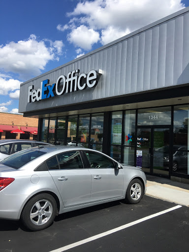 Print Shop «FedEx Office Print & Ship Center», reviews and photos, 1344 Town Centre Dr, Eagan, MN 55123, USA