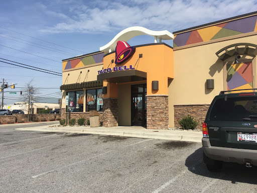 Mexican Restaurant «Taco Bell», reviews and photos, 7501 Annapolis Rd, Landover Hills, MD 20784, USA