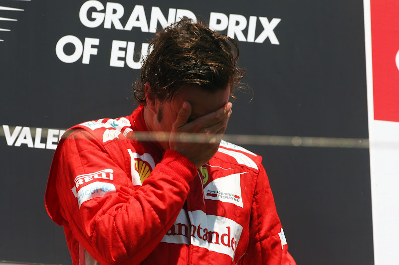 Фернандо Алонсо на подиуме Гран-при Европы 2012