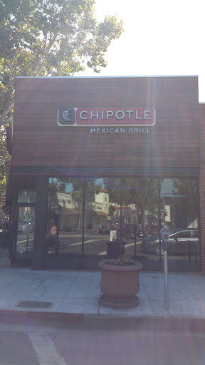 Mexican Restaurant «Chipotle Mexican Grill», reviews and photos, 1505 E 14th St, San Leandro, CA 94577, USA
