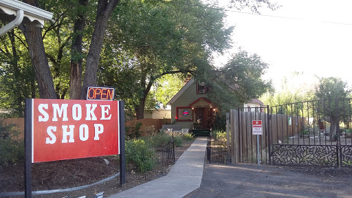 Hookah Bar «Pyramid hookah and smoke shop», reviews and photos, 118 E Cheyenne Rd, Colorado Springs, CO 80906, USA