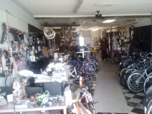 Bicycle Store «Shoals Bicycle Shop», reviews and photos, 326 E Tennessee St, Florence, AL 35630, USA