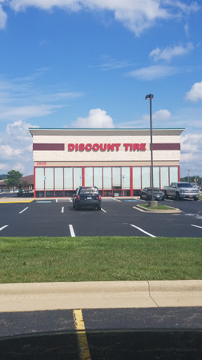 Tire Shop «Discount Tire Store - Lancaster, OH», reviews and photos, 2820 Columbus-Lancaster Rd NW, Lancaster, OH 43130, USA