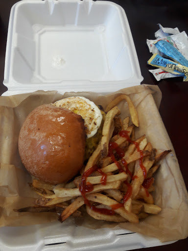 Hamburger Restaurant «UR Burger», reviews and photos, 120 Mitchells Chance Rd, Edgewater, MD 21037, USA