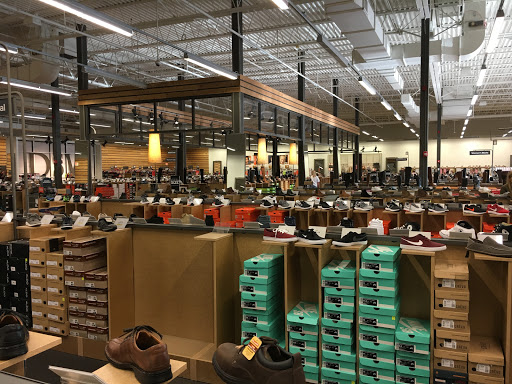 Shoe Store «DSW Designer Shoe Warehouse», reviews and photos, 19401 Alderwood Mall Pkwy, Lynnwood, WA 98036, USA