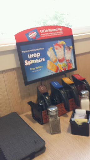 Restaurant «IHOP», reviews and photos, 1160 W River Rd N, Elyria, OH 44035, USA