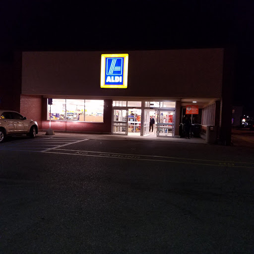 Supermarket «ALDI», reviews and photos, 2931 Fort St, Wyandotte, MI 48192, USA