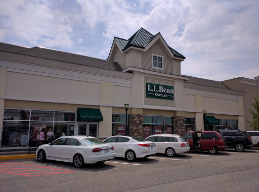 Clothing Store «L.L. Bean Outlet», reviews and photos, 2421 Cranberry Hwy, Wareham, MA 02571, USA