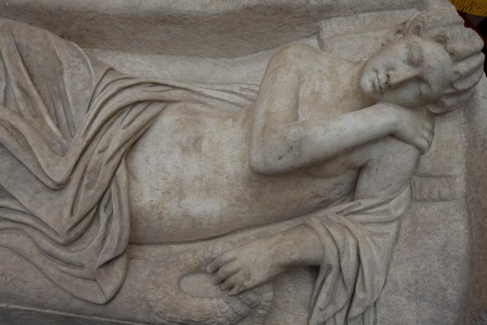 US returns 25 looted artefacts to Italy US returns 25 looted artefacts to Italy